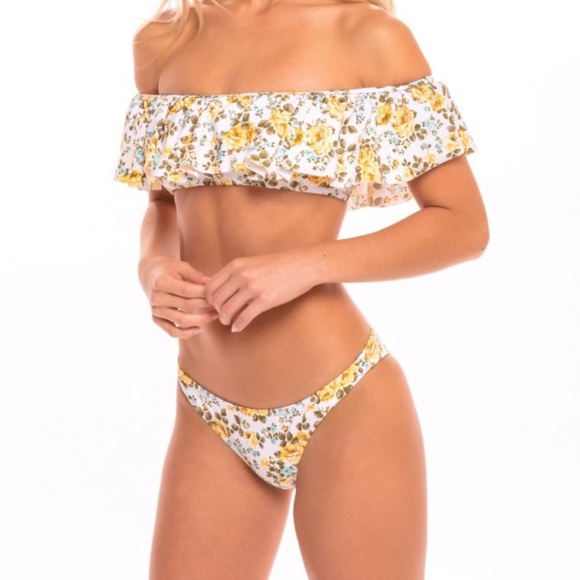 🎁Cabana Del Sol Gingham Blue/White Ruffle Bikini - Picture 6 of 8